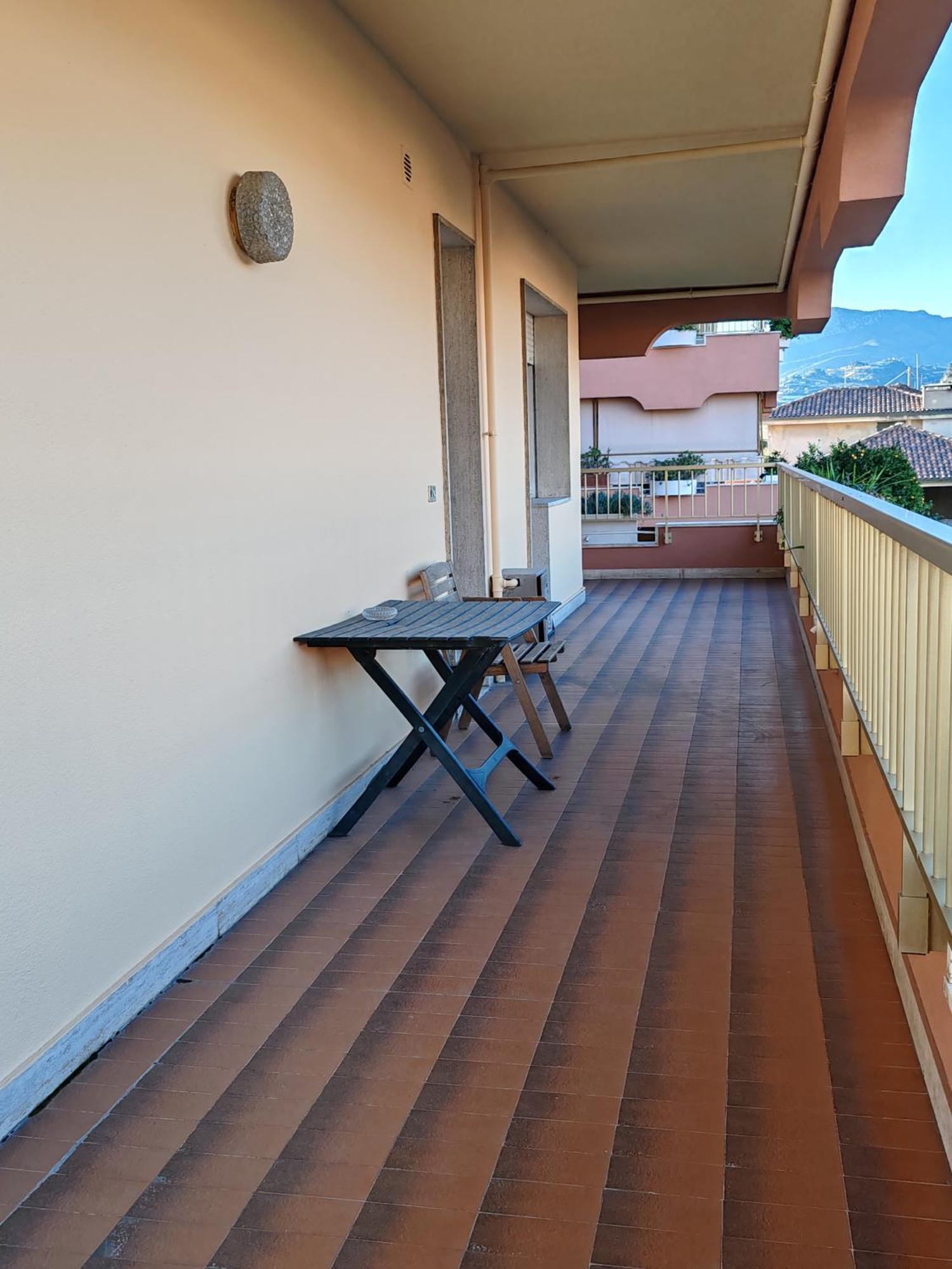 Relax Al Mare Apartamento Vallecrosia Exterior foto
